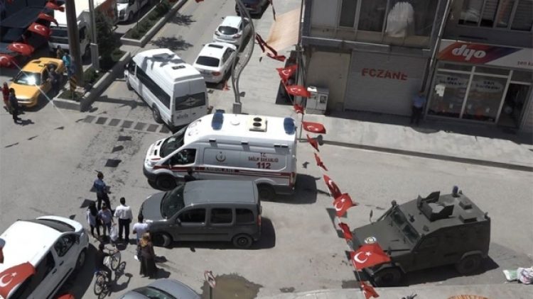 Çukurca’da üs bölgesine ateş açıldı: 1’i ağır 6 asker yaralı