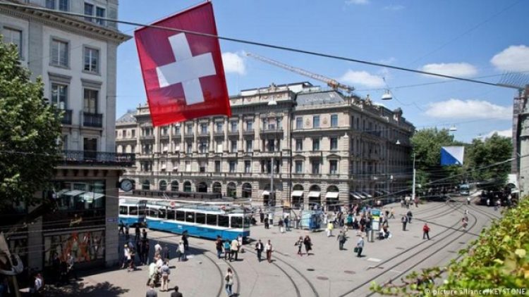 İsviçre: El sıkışmayı reddeden Müslüman çifte vatandaşlık verilmedi