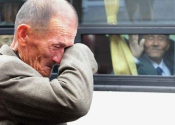 Kore savaşının ayırdığı aileler yıllar sonra bir araya geliyor