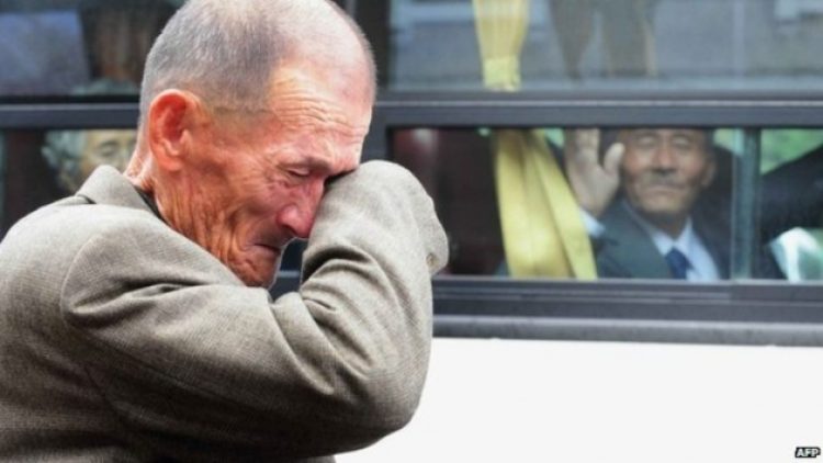 Kore savaşının ayırdığı aileler yıllar sonra bir araya geliyor