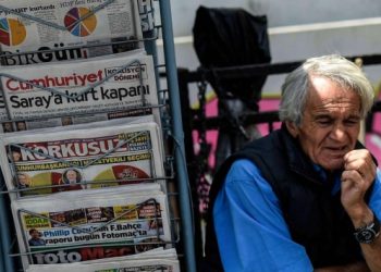 Döviz krizi Aydınlık’ı da vurdu: Kararı başyazıyla duyurdular