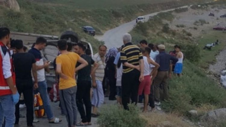 Siirt’te otomobille pikap kafa kafaya çarpıştı: 7 yaralı