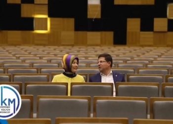 AKP’li başkandan eşine romantik video
