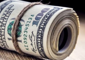 Piyasalar kapalı ama Dolar durmuyor