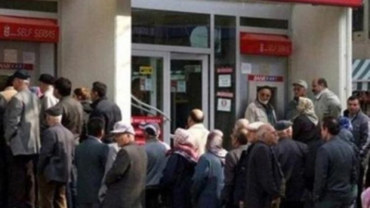 Maaşını alamayan 2.5 milyon emekliye SGK’dan açıklama