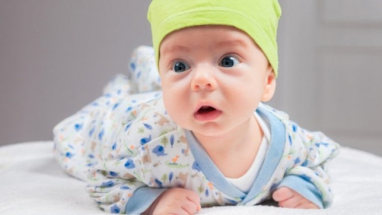 Bir bebeğin aylık mama ve bez masrafında rekor artış