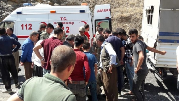 Erzincan’da askeri araç şarampole yuvarlandı: 1 şehit, 2 yaralı