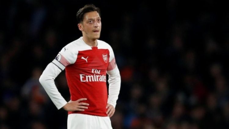 Özil’den ‘Türkiye’de forma giymek ister misin?’ sorusuna yanıt