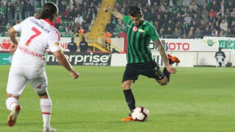 Akhisar 3 puanı tek golle elde etti