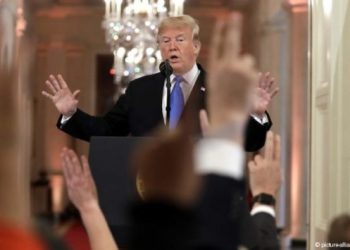 Trump canlı yayında CNN muhabirini tersledi