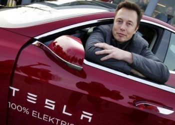 Elon Musk, Tesla’daki görevinden istifa etti