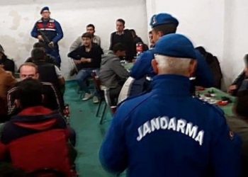 Jandarma’dan tavuk çiftliği görünümlü kumarhaneye baskın
