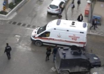 Çukurca’da yol inşaatında çalışan işçilere füzeli saldırı