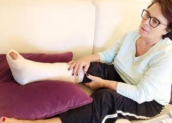 Hülya Koçyiğit Cumhurbaşkanlığı’na koşarken topuğunu çatlattı