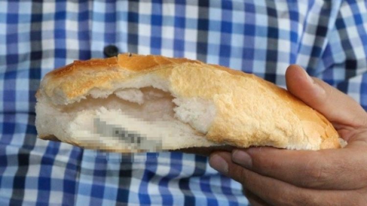 Skandal: Ekmeğin içinden çıktı