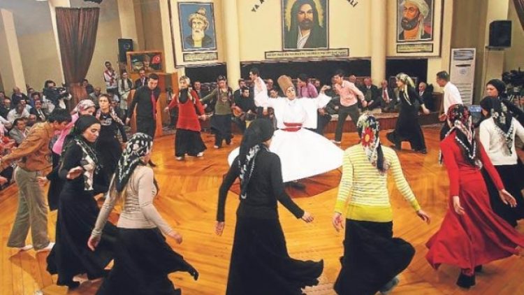 Yalçınkaya: Cemevi kararı tozlu raflarda kalır