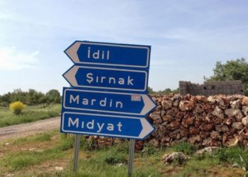 ‘Binlerce asker ve polisin yerleri oy için kaydırıldı’