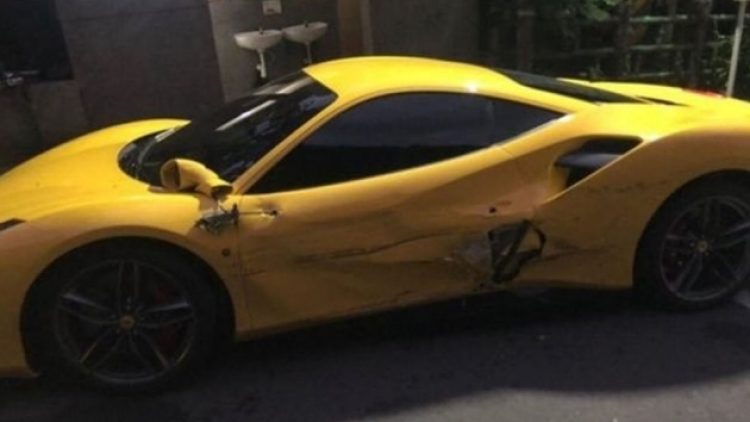 3 Ferrari’ye çarpan garson  için yardım kampanyası
