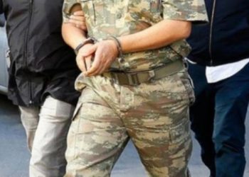 30 askere gözaltı kararı