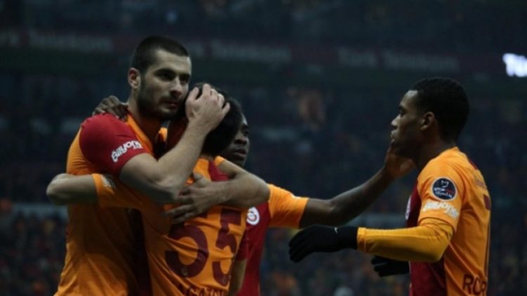 Fatih Terim, Eren ile Serdar’ın biletini kesti