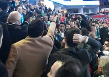 Aday tanıtım toplantısında AKP’liler birbirine girdi