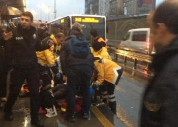 Metrobüsün çarptığı yaya hayatını kaybetti