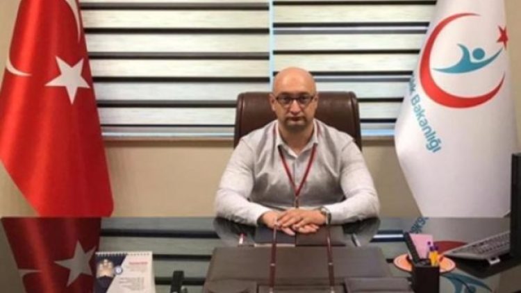 Ailesiyle hastane odasında kalan başhekim görevden alındı