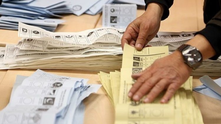 Adalarda sahte seçmen skandalı