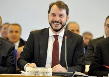 Albayrak’ın maillerini haberleştiren gazetecilerin davası ertelendi