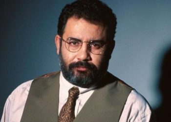 Ahmet Kaya “Hep Sonradan” ile sahnede