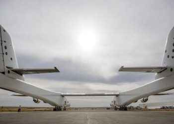 Dünyanın en büyük uçağı Stratolaunch, ilk uçuşunu haziran ayında yapacak