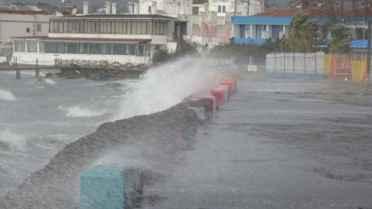 Türkiye lodosun etkisi altına girecek; sel ve su baskınlarına dikkat
