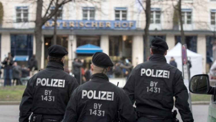 Almanya’da ordu ve polis içinde ‘aşırı sağ’ tehlikesi