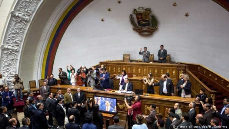 Venezuela’da muhalefetin gizemli Rus uçağı tepkisi