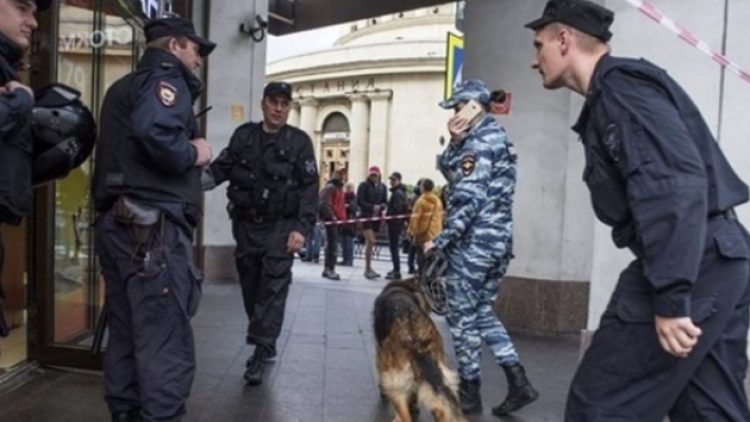 Moskova’da bomba alarmı: 30 binden fazla kişi tahliye edildi