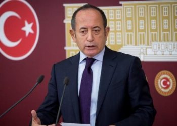 CHP Genel Sekreteri Mehmet Akif Hamzaçebi istifa etti