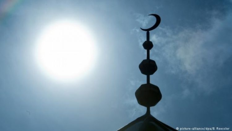 Fransa’da terör şüphesiyle yedi cami kapatıldı