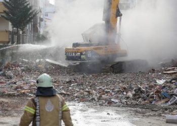 Kartal’da çöken bina ile ilgili 4 kişi gözaltına alındı