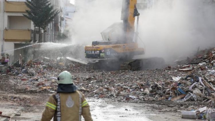 Kartal’da çöken bina ile ilgili 4 kişi gözaltına alındı