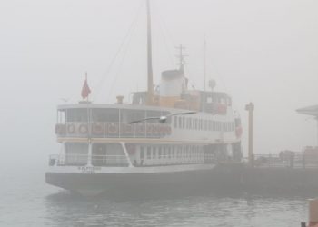 İstanbul’da yoğun sis; vapur seferleri iptal edildi