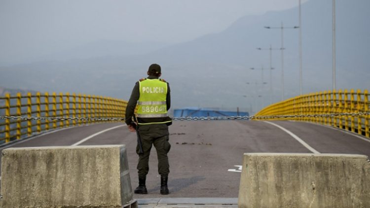 Venezüella ordusu Kolombiya sınırına asker yığacak