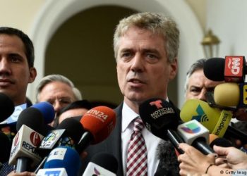 Venezuela Alman büyükelçiyi istenmeyen kişi ilan etti