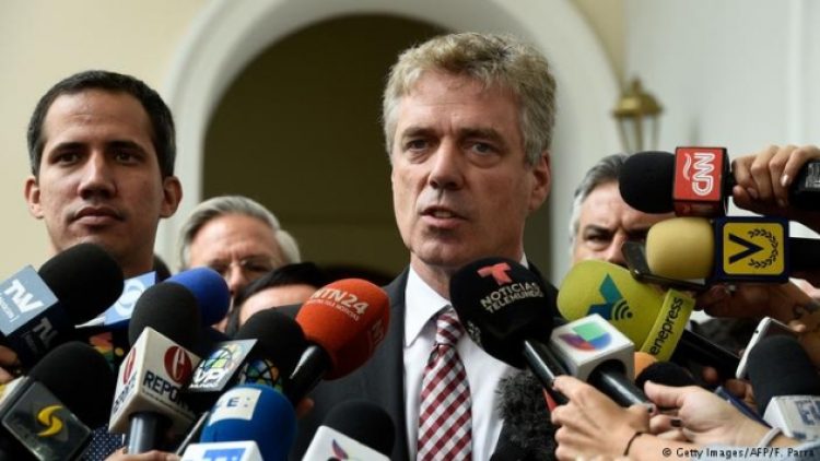 Venezuela Alman büyükelçiyi istenmeyen kişi ilan etti