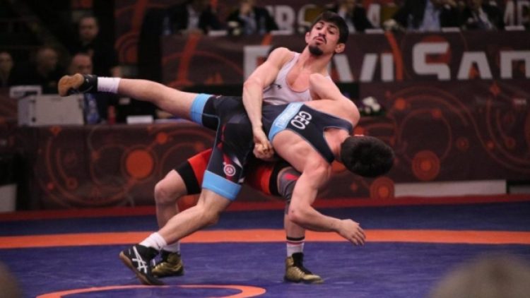 Kerem Kamal’dan minderde altın madalya!