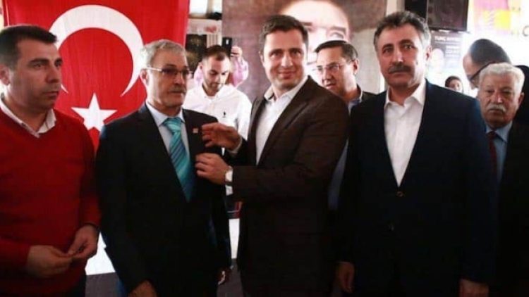 İzmir’de 800 AKP üyesi CHP’ye geçti