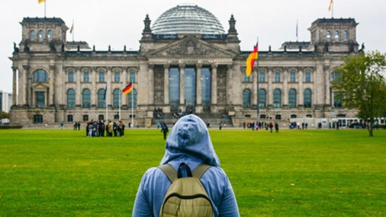 Rekor artış: Öğrenciler yurt dışına gidiyor