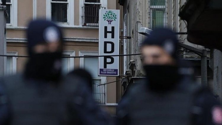 Newroz öncesi ev baskınları: Adana, İzmir ve Van’da onlarca gözaltı