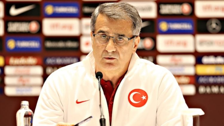 Şenol Güneş: Rakiplere bakmıyoruz…