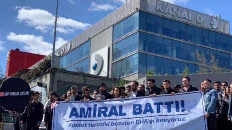 ‘Amiral battı’ diyen CHP’lilerden Demirören Medya’ya siyah çelenk