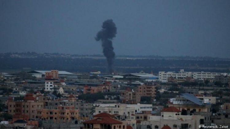 İsrail Gazze Şeridi’ni vurdu